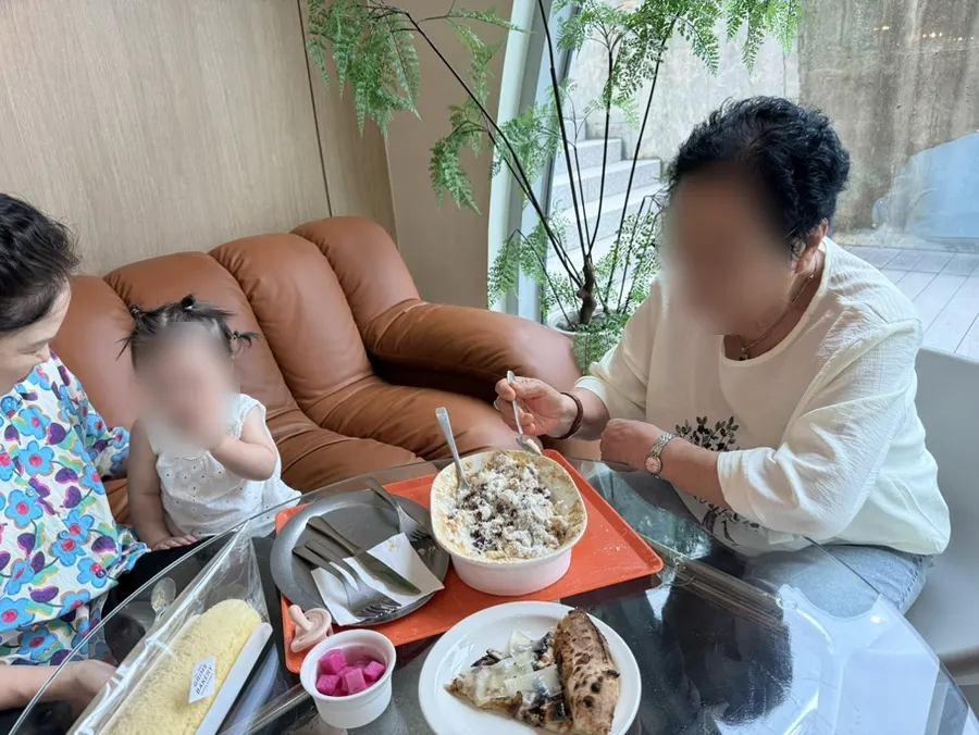 The family sharing injeolmi bingsu