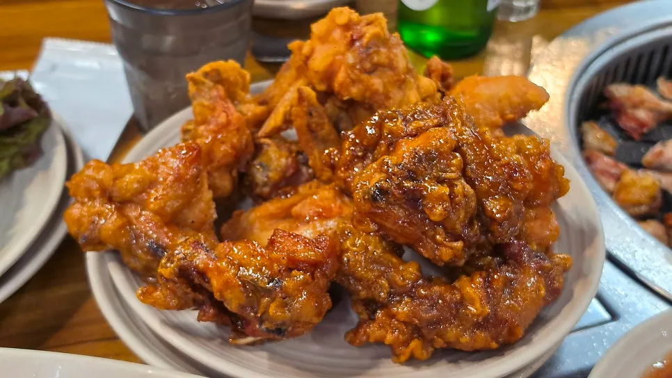 고추장 닭갈비로 마무리한 테이블