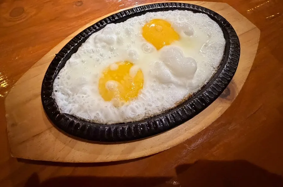 기본 안주로 나온 계란후라이