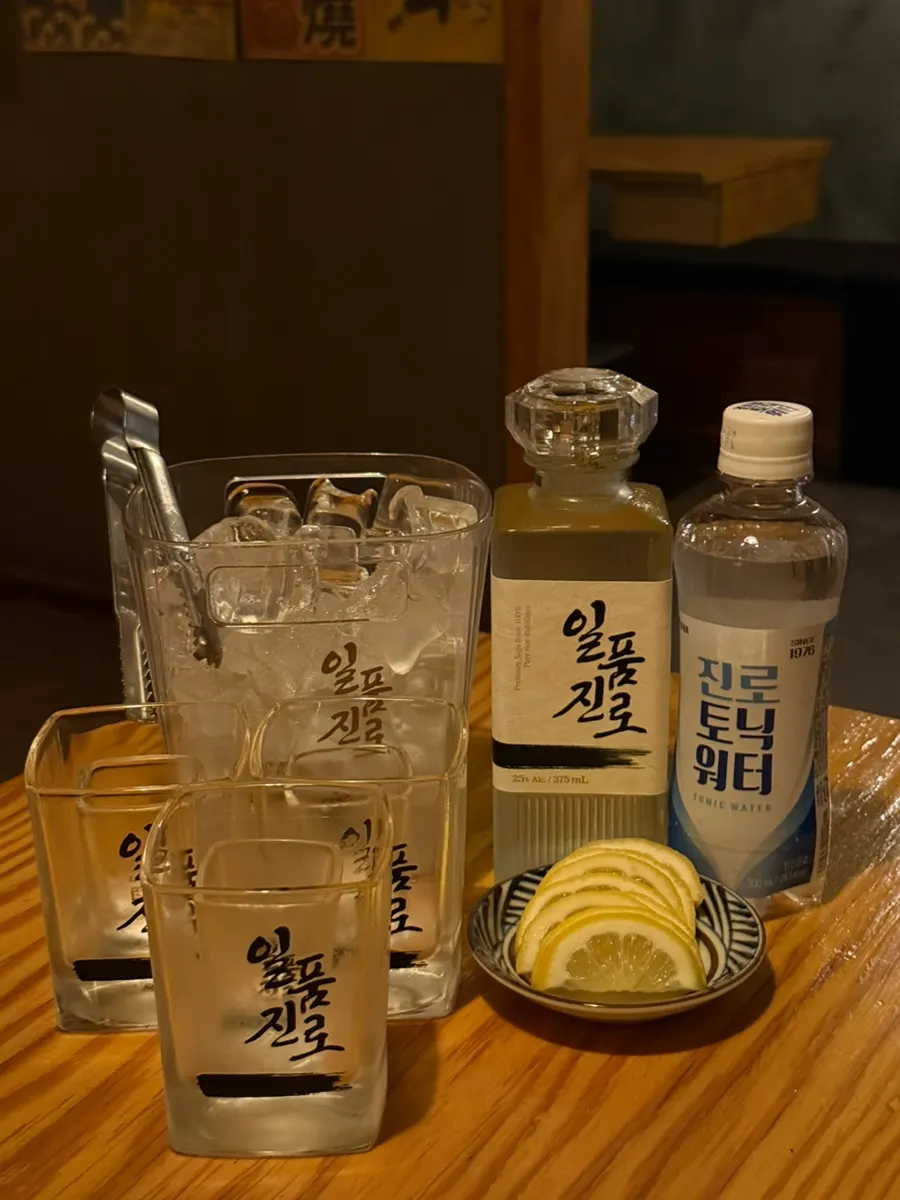 Ilpum Jinro 25 set with tonic water and lemon
