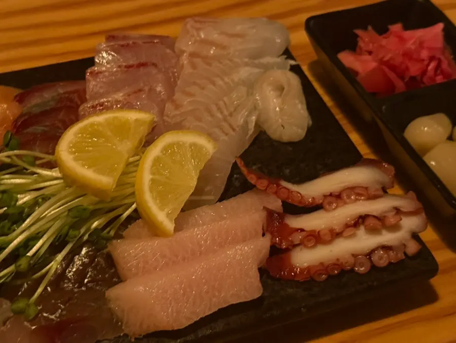 Thickly sliced sashimi