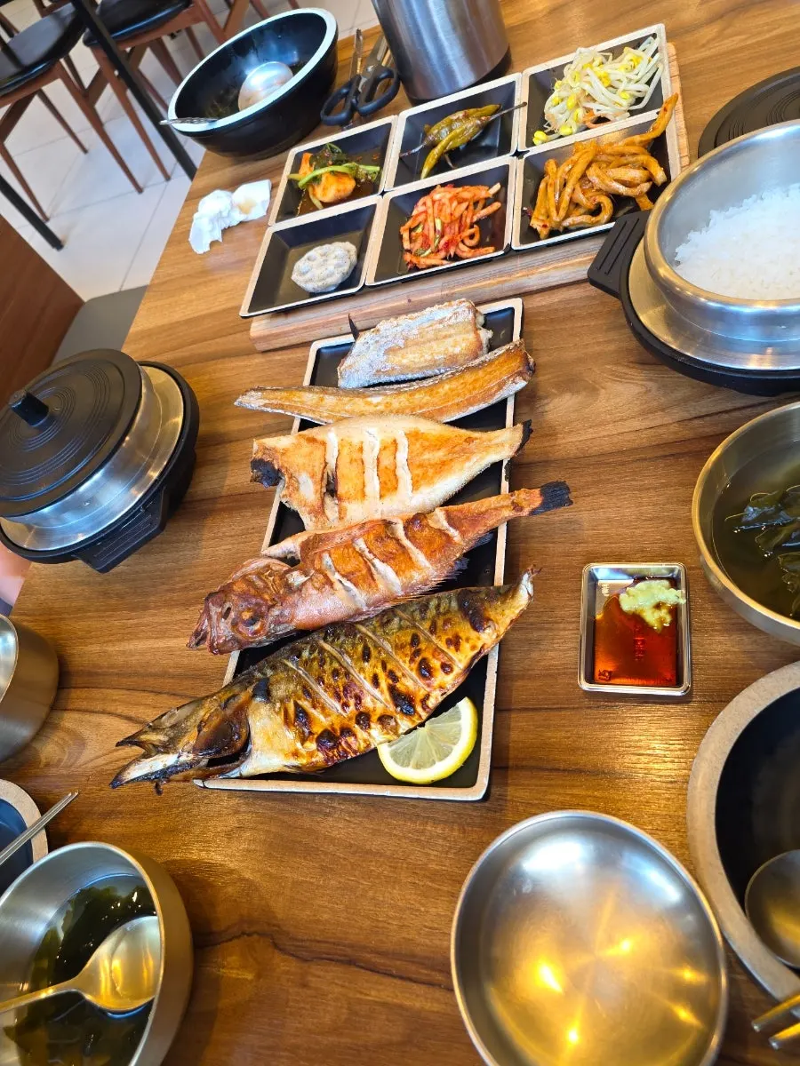 Final spread of Guigo's grilled fish meal