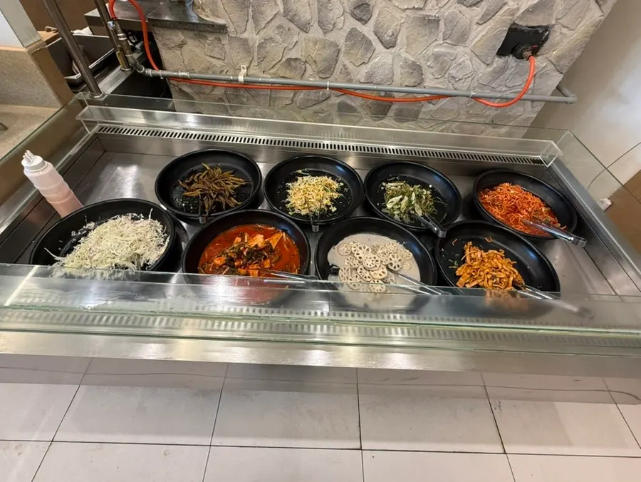 Guigo's self-bar side dish corner