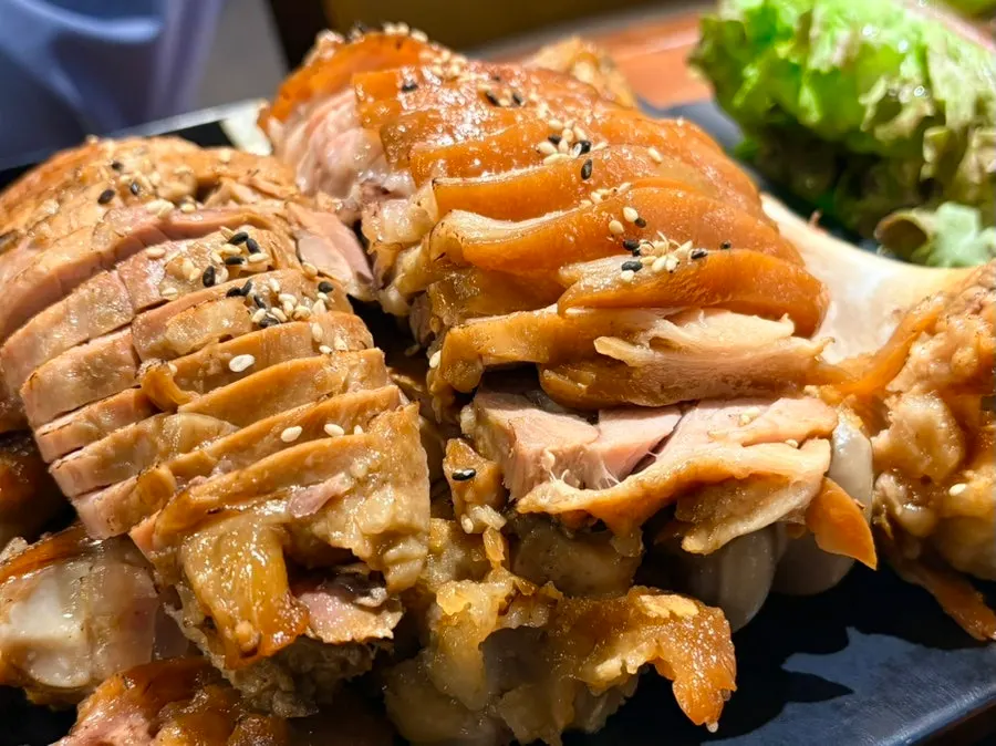 Tender jokbal meat and chewy skin close-up