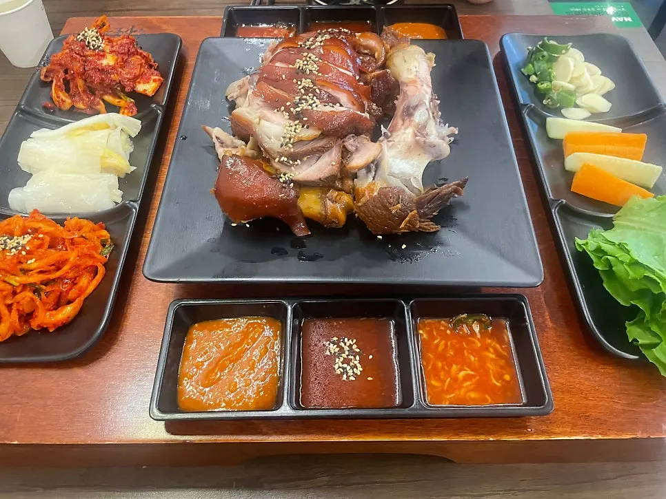 Close-up of the mild, clean jokbal meat