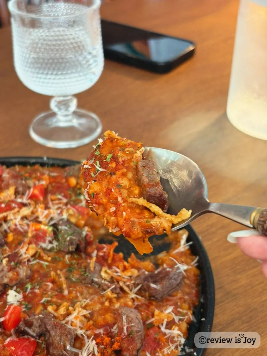Tomato beef risotto with meat