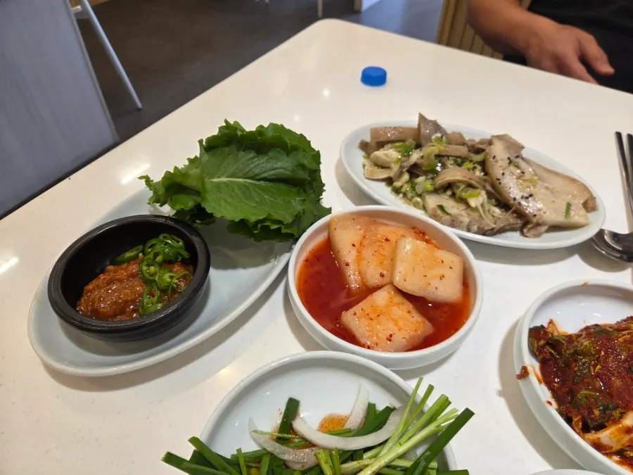 A plate of boiled head meat