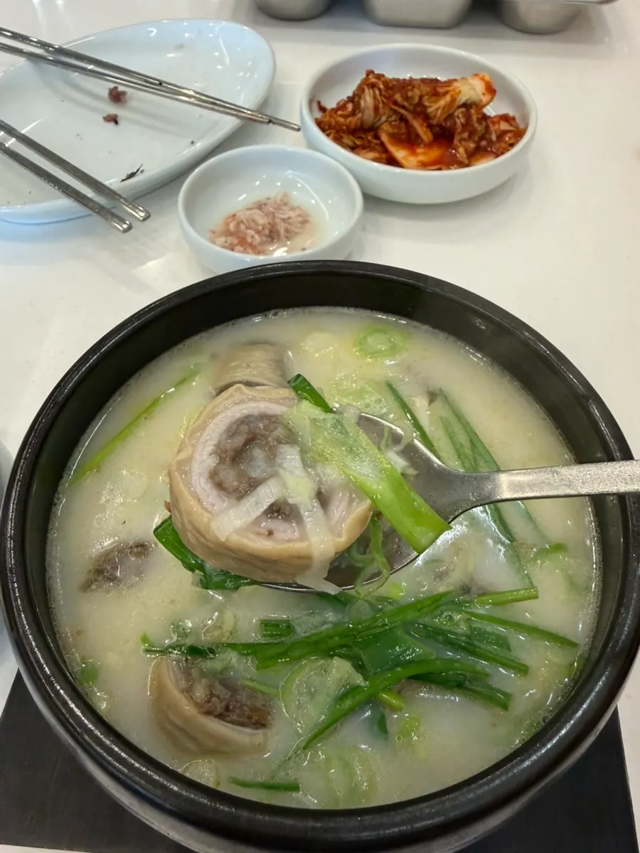 Full table spread of ordered gukbap