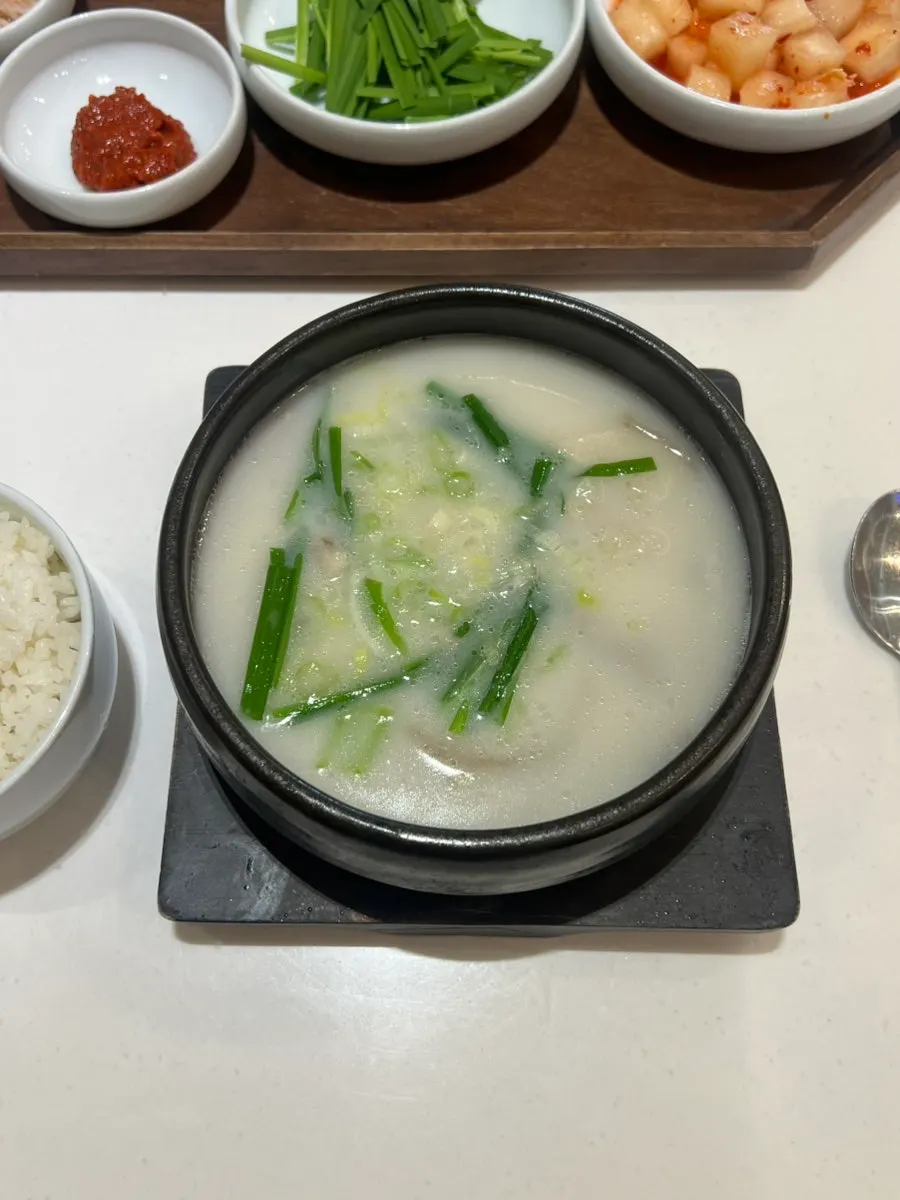 Jeolla-style mixed pork gukbap with milky broth