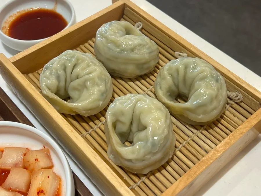 Meat mandu served on a plate