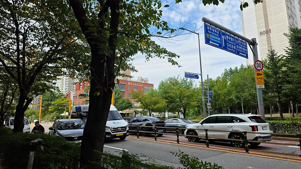 Green sign of Gukaechan Banchan Gwanggyo Main Store