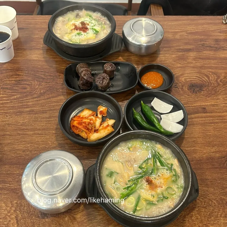 Basic side dishes of sundae, kimchi, and ssamjang