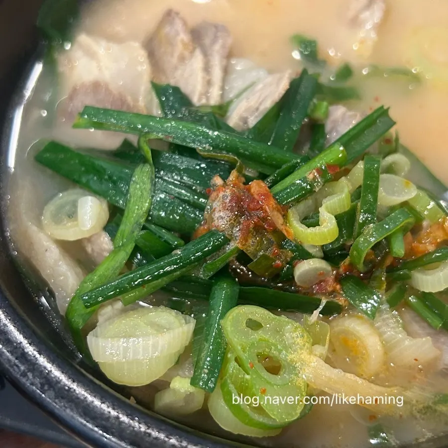 Close-up of pork gukbap with bone broth