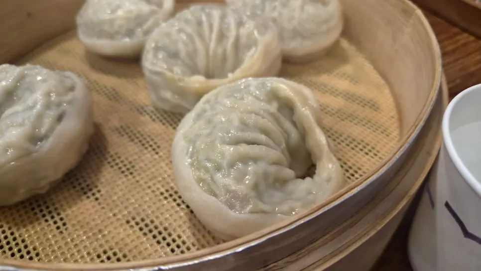 밥을 말아 먹은 얼큰한 국밥 국물