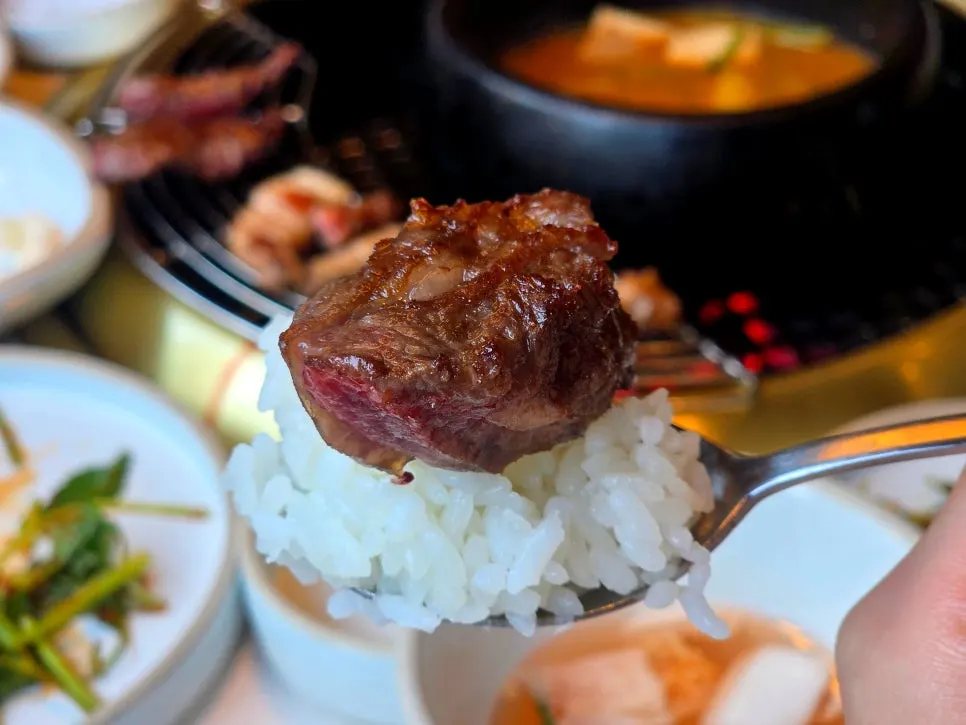 다 구워진 한우생갈빗살 접시
