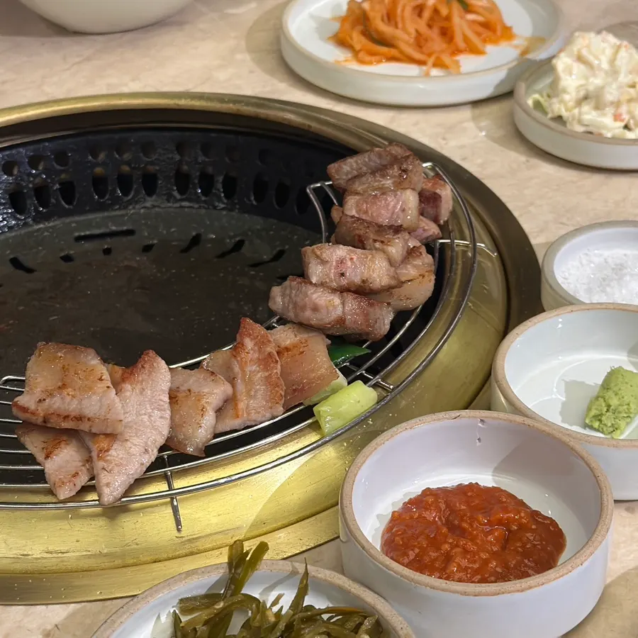 살코기와 지방 균형이 좋은 생목살