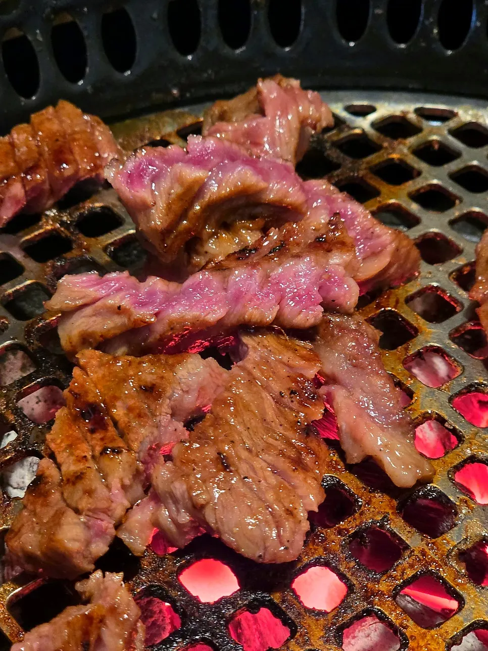 먹기 좋은 크기로 잘라주는 양념갈비