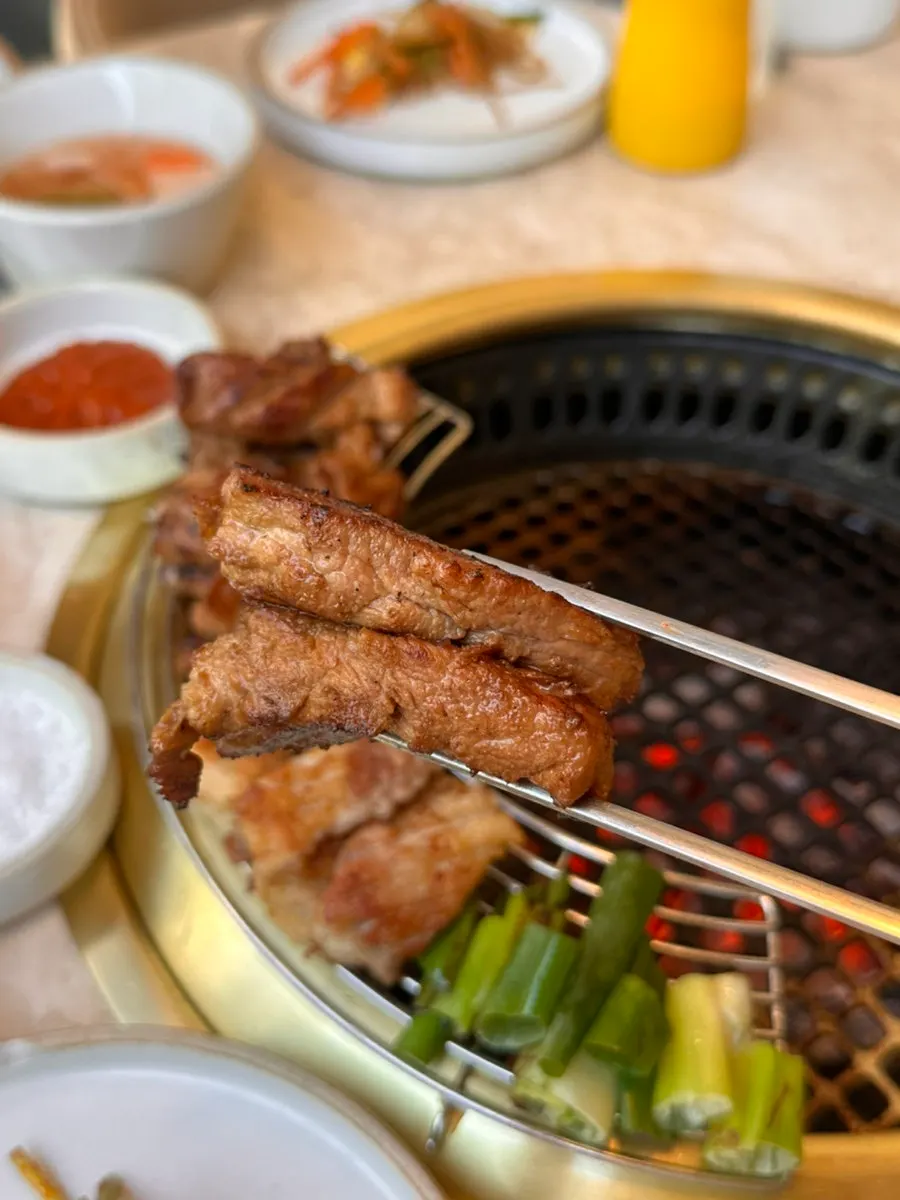 노릇하게 구워진 박포 생갈비