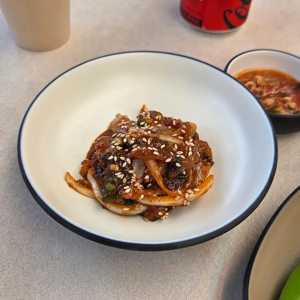 Basic table setting at Gukdam Sundaeguk Main Branch