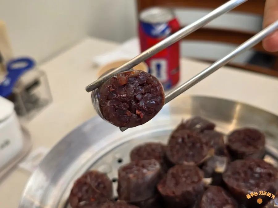 새우젓에 찍어 먹는 찰순대
