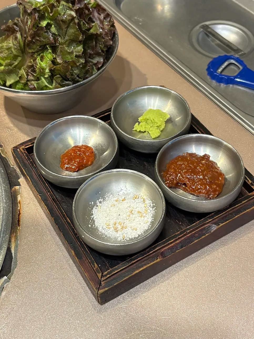 소금 와사비 멜젓 쌈장 기본 소스와 기본찬