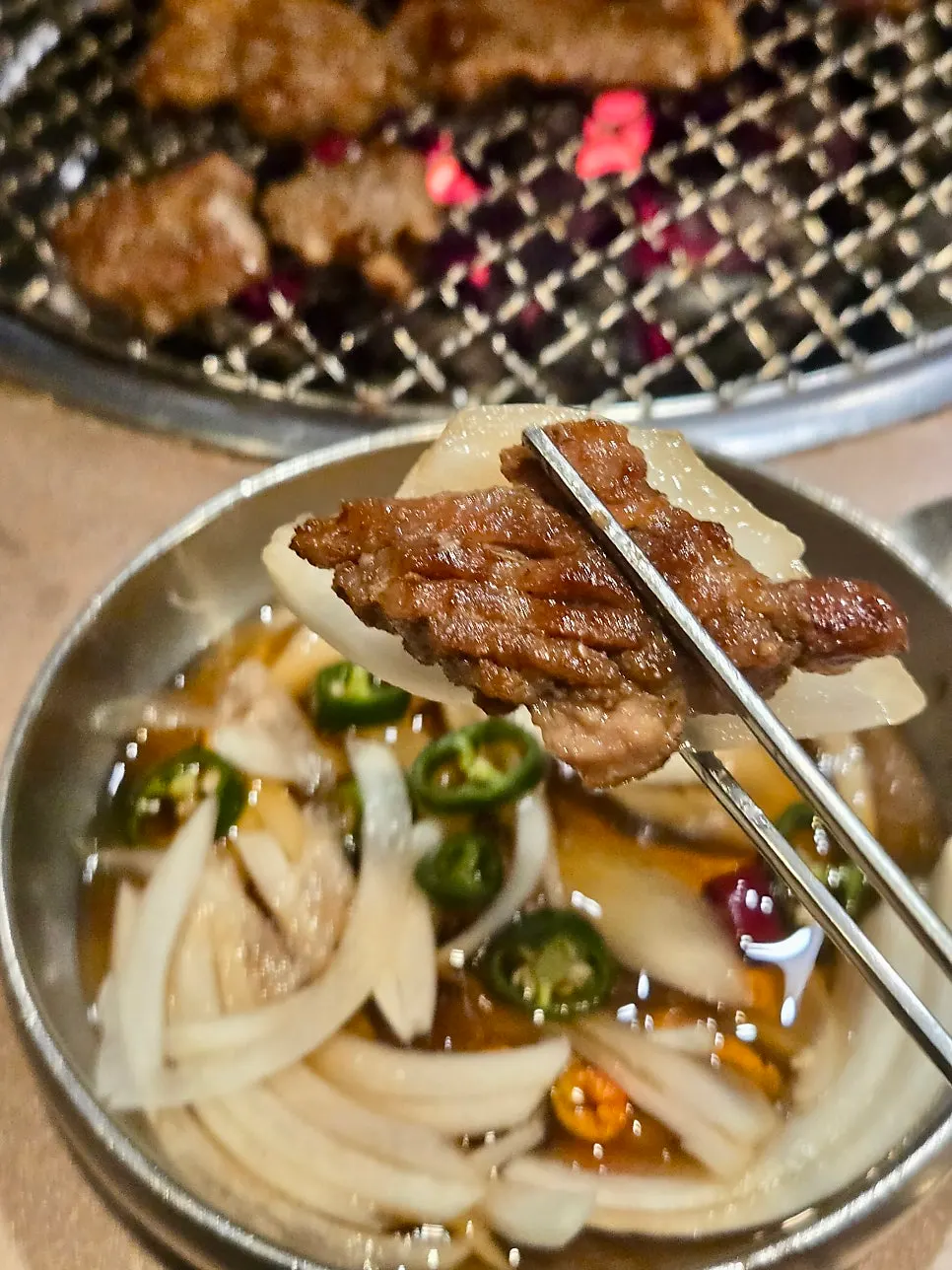 달짝지근하게 구워진 양념갈비