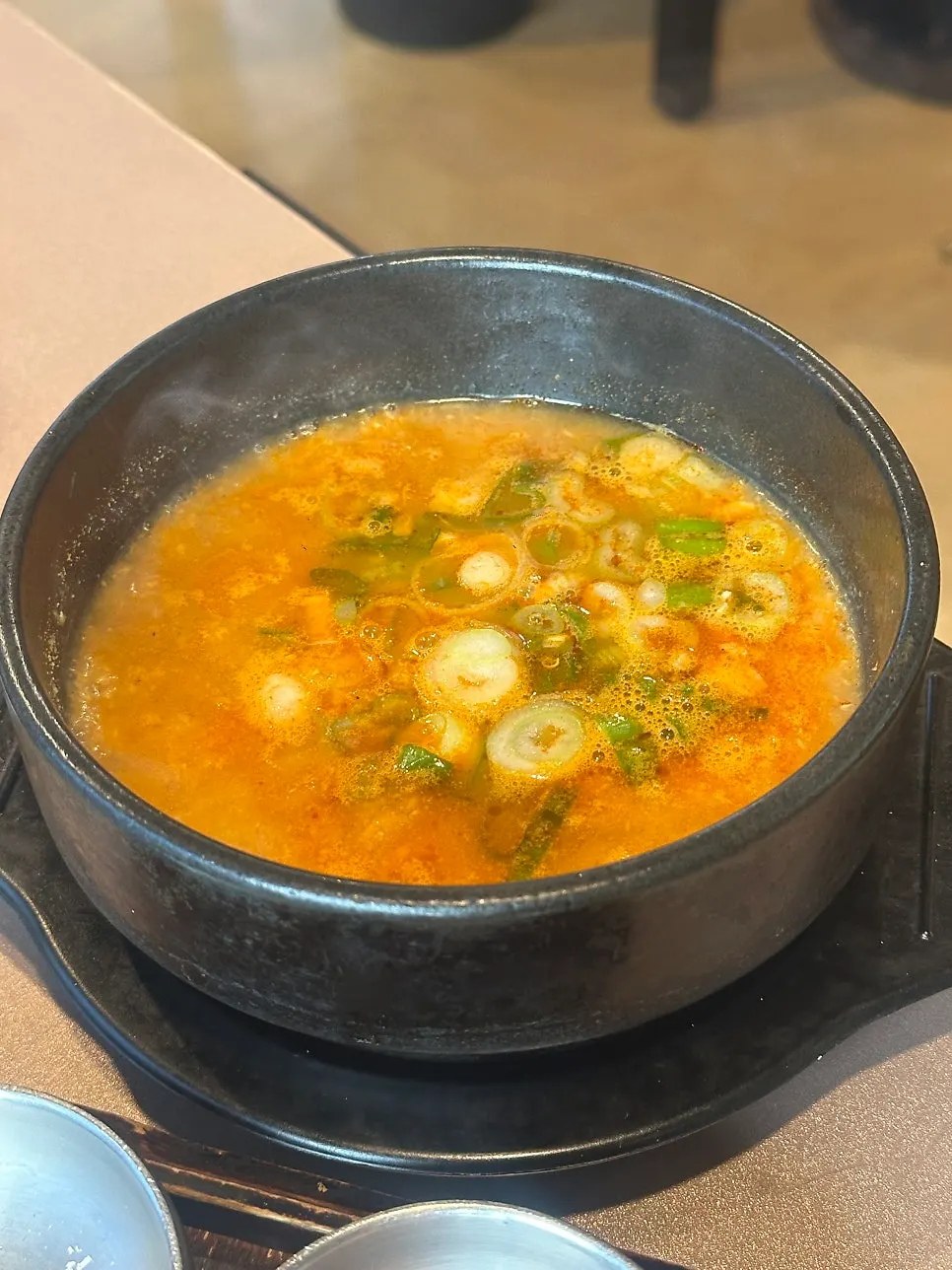 기본찬으로 나온 비지찌개