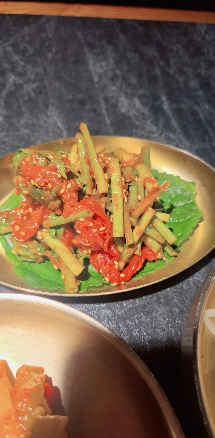 화로에 올려진 숯불
