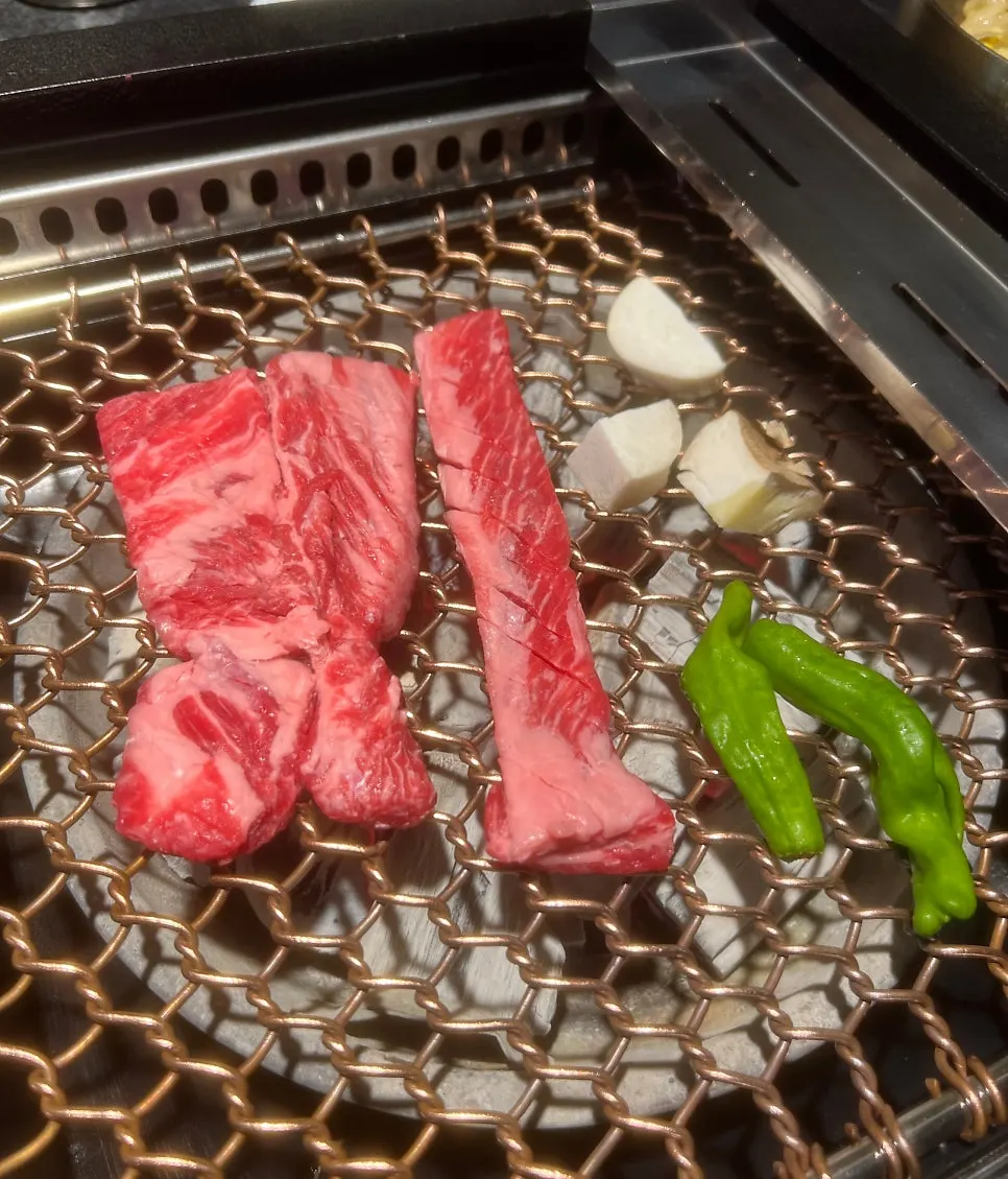 Vividly marbled top sirloin and whole short rib meat