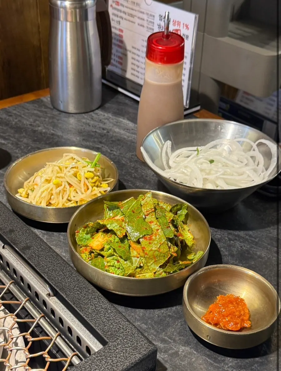 Full spread of basic side dishes at Gungmin Hanwoo House