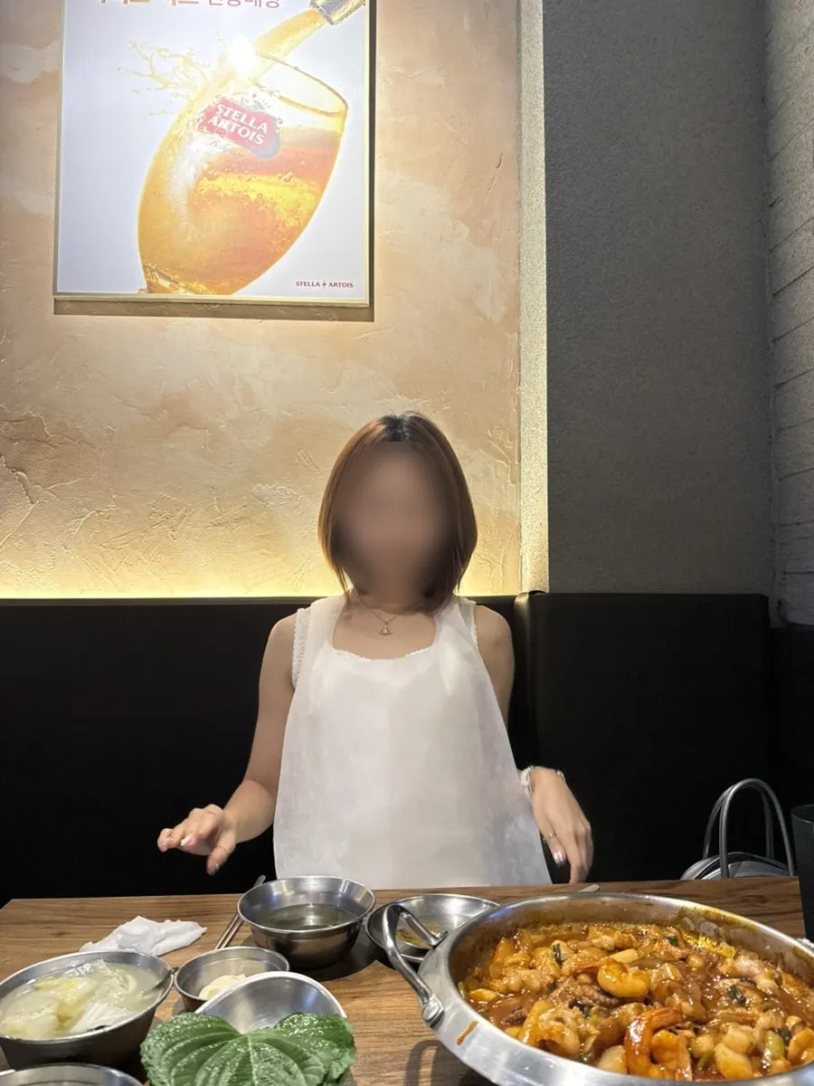 양 많은 낙곱새를 덜어 먹는 모습