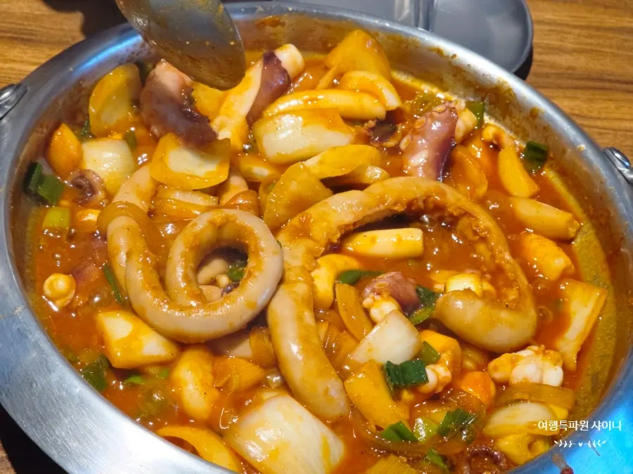 A piece of beef tripe coated in sauce