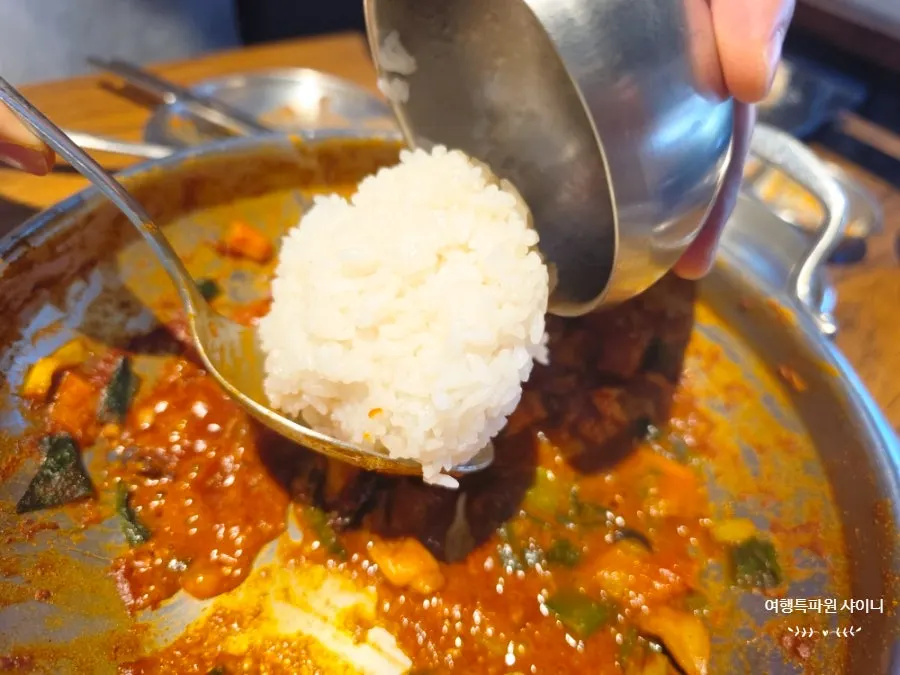 Nakgopsae with the spicy broth reduced down