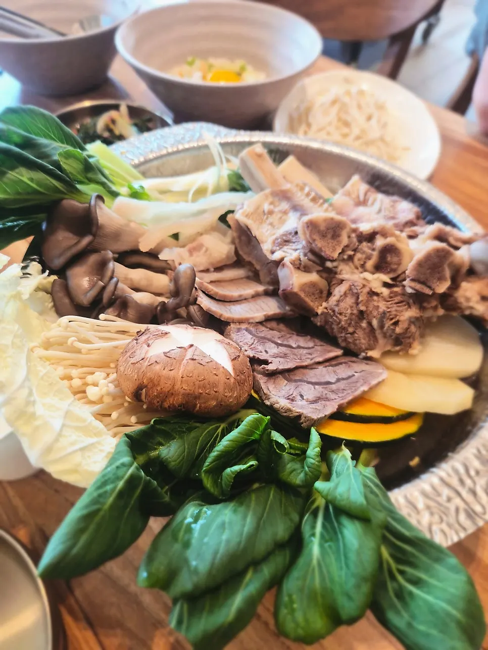 식사를 마친 왕갈비국수전골 냄비