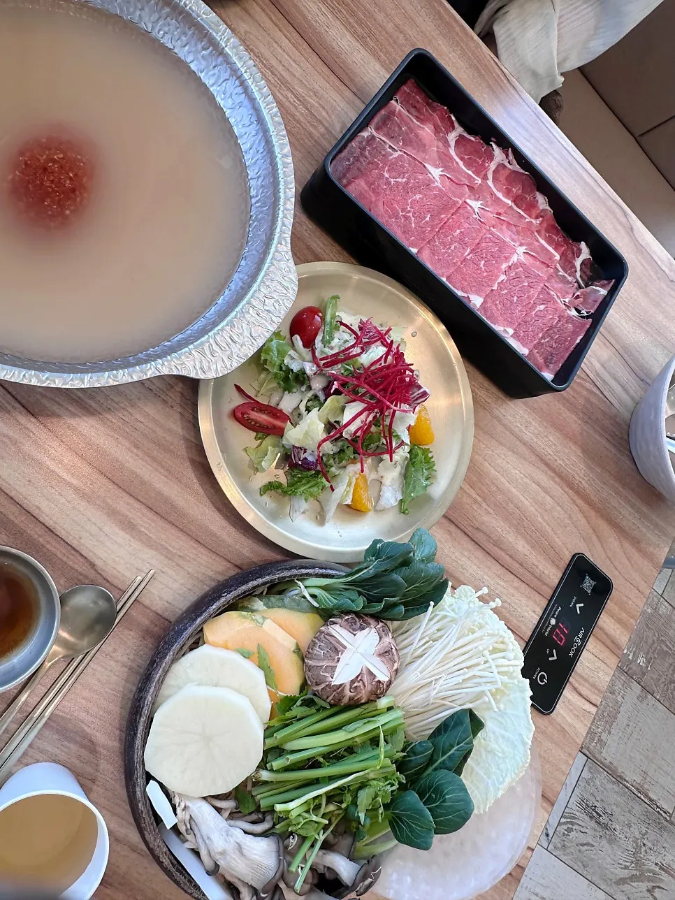 Default salad served at Guksuhwa