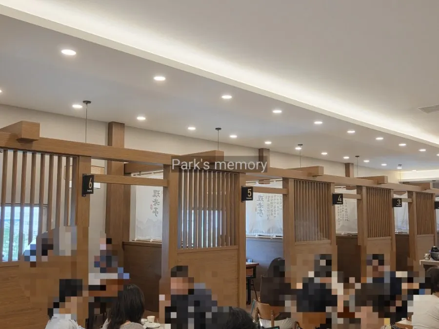 Private rooms and partitioned dining area at Irojeong
