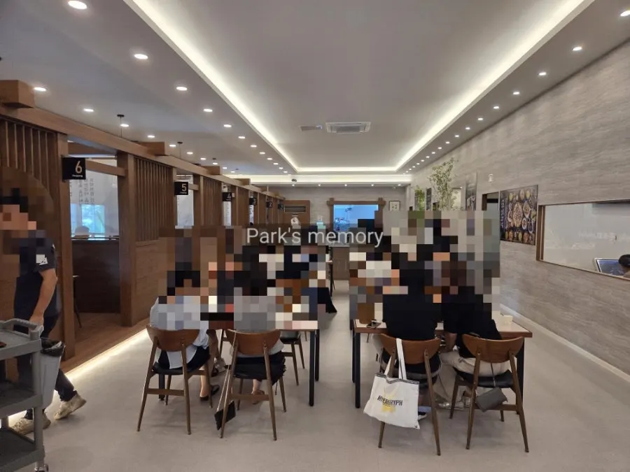 Main dining hall at Irojeong
