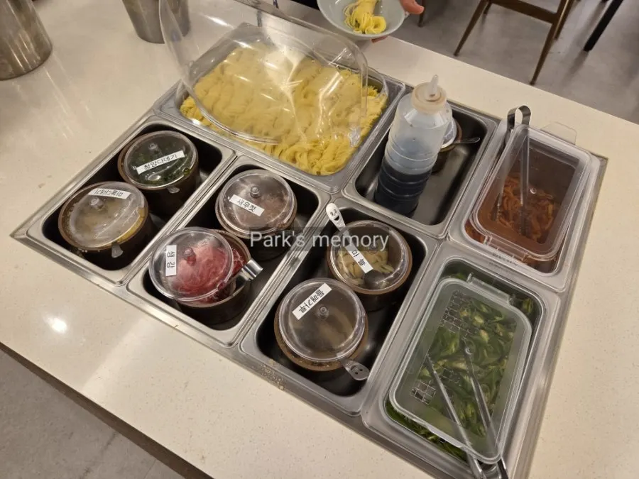 Banchan at Irojeong’s self-service bar