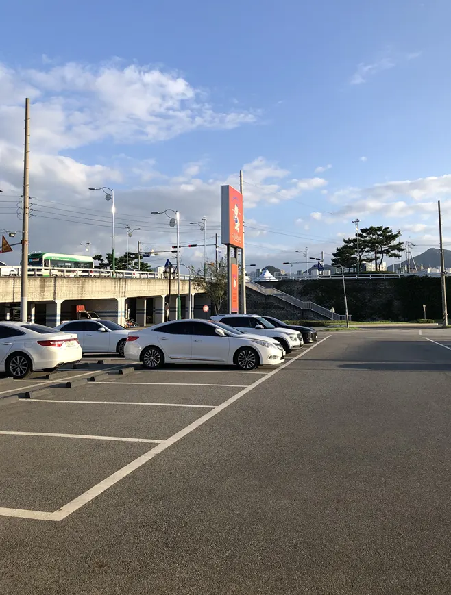 Otters café building seen from a distance