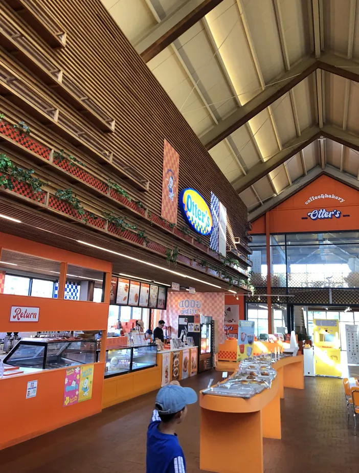 Interior space at Otters Jisan Saetgang Main Branch