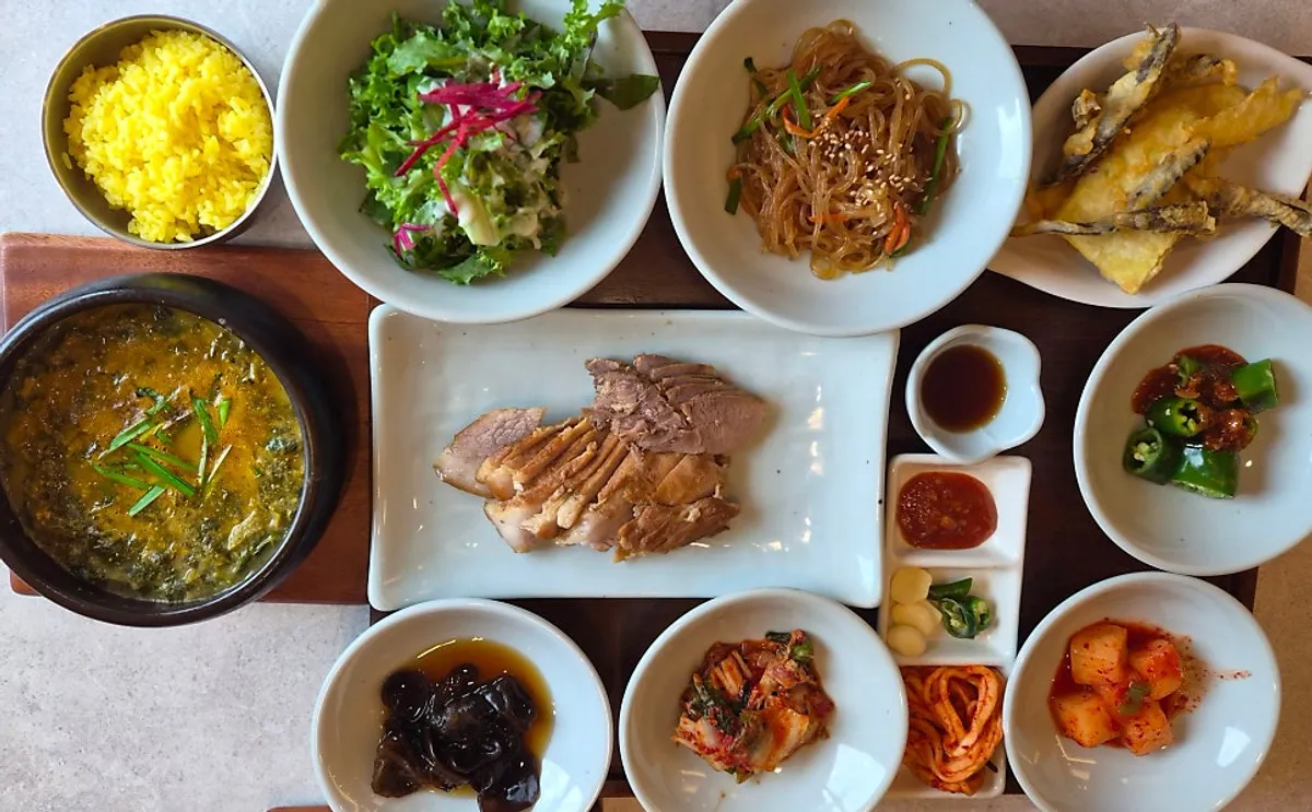 Sanghwang loach soup with hanjeongsik side dishes at Irojeong