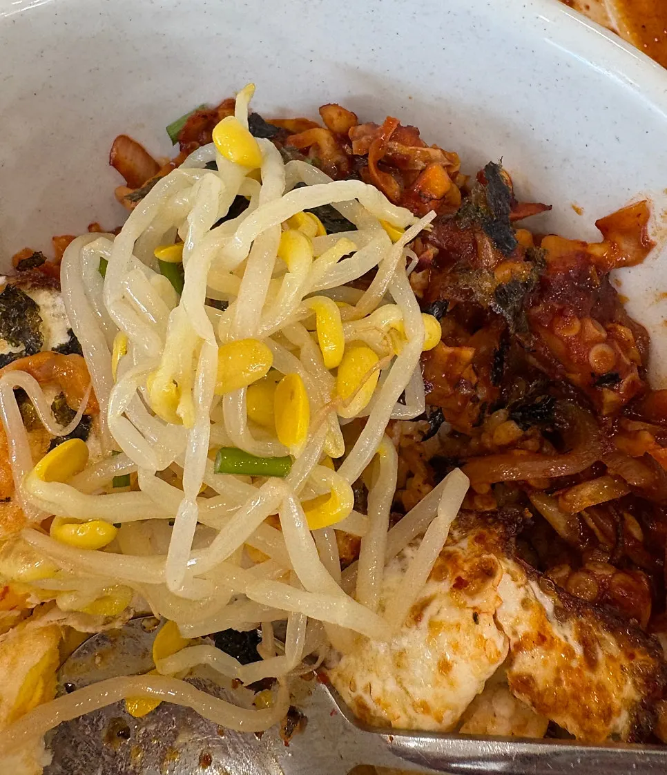 Octopus bibimbap mixed with bean sprouts