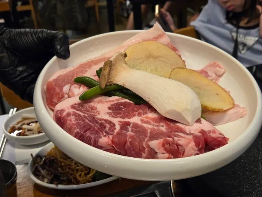 Self-bar side dishes and yogurt