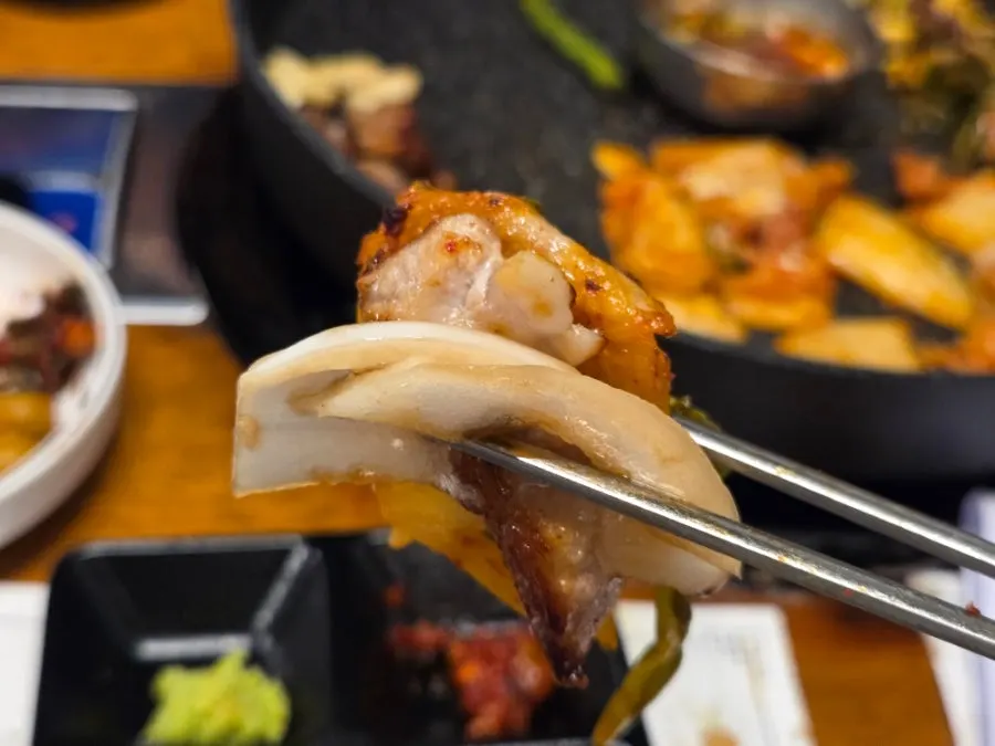 Meat with olive kimchi
