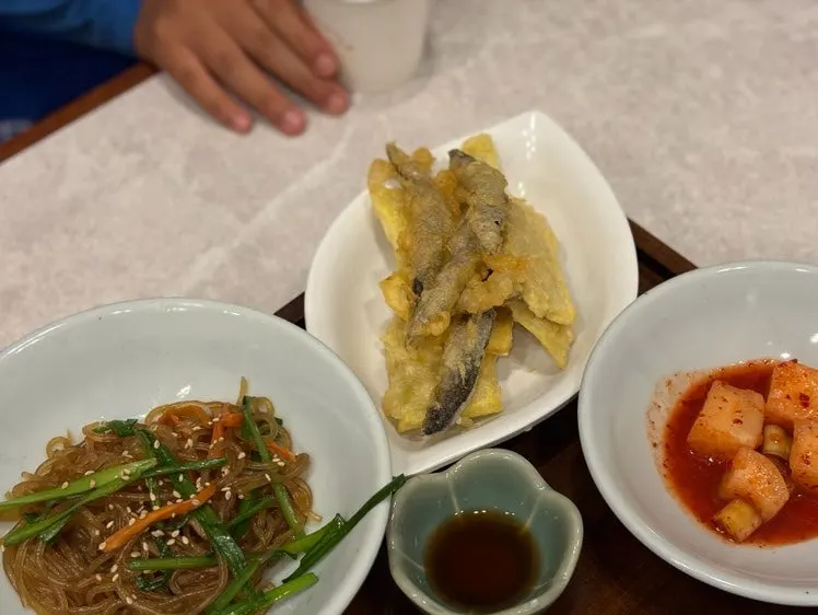 Fried loach served as a basic side dish