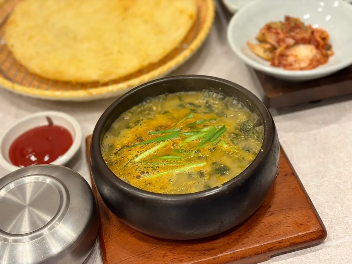 A bowl of thick Namdo-style loach soup at Irojeong