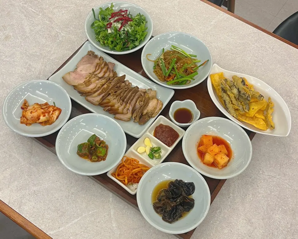 Basic side dishes: salad and japchae