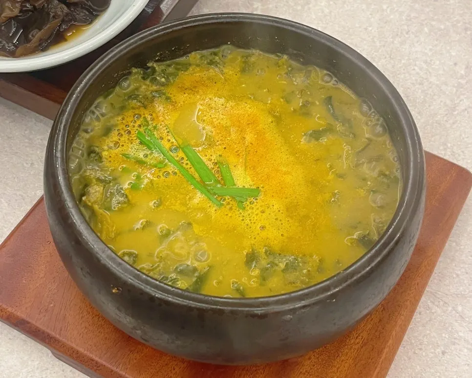 Thick Namwon-style sanghwang loach soup