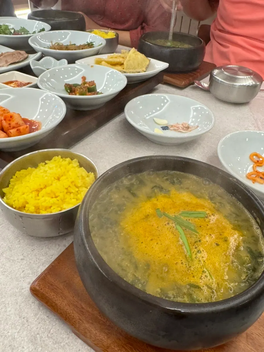 기본찬으로 나온 바삭한 미꾸라지튀김
