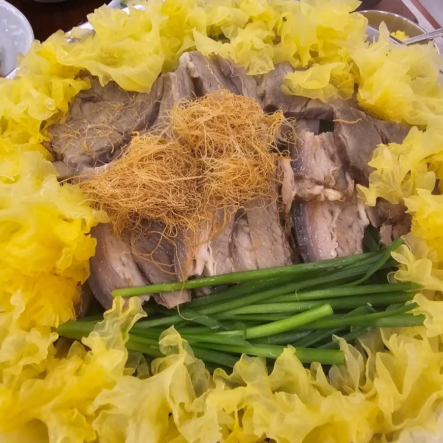 Plate of tender black goat suyuk